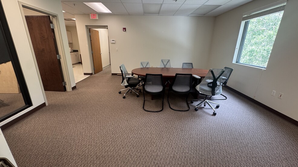 More Photos Of 640 Brooker Creek Blvd, Oldsmar Light Distribution For Sale