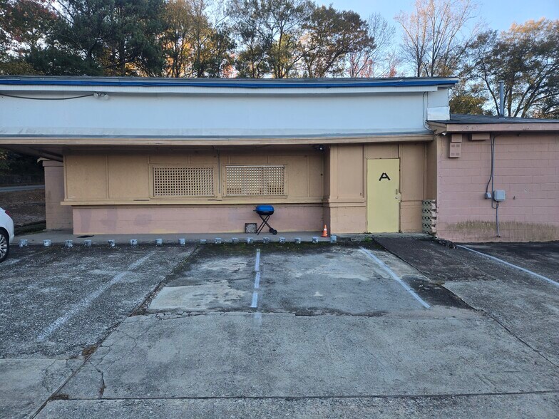 More Photos Of 1999 Pryor Rd, Atlanta Warehouse For Sale