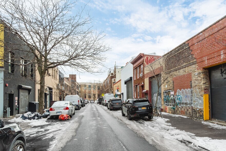 More Photos Of 39 Dobbin St, Brooklyn Warehouse For Sale