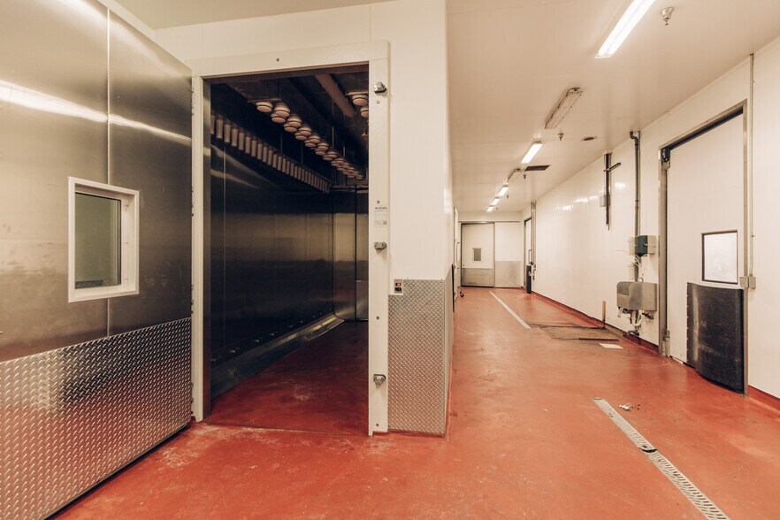 More Photos Of 2331 NW 23rd Ave, Portland Warehouse For Sale