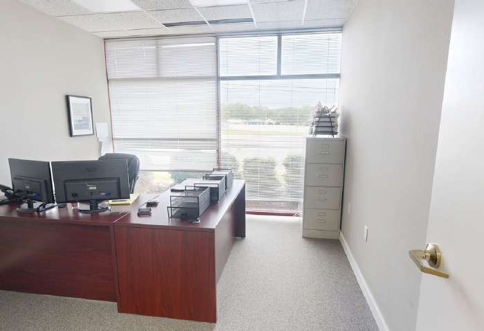 More Photos Of 5106 S Thompson St, Springdale Storefront For Lease