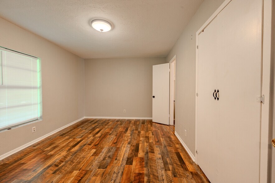 More Photos Of 732 W Alice Ave, Kingsville Multifamily For Sale