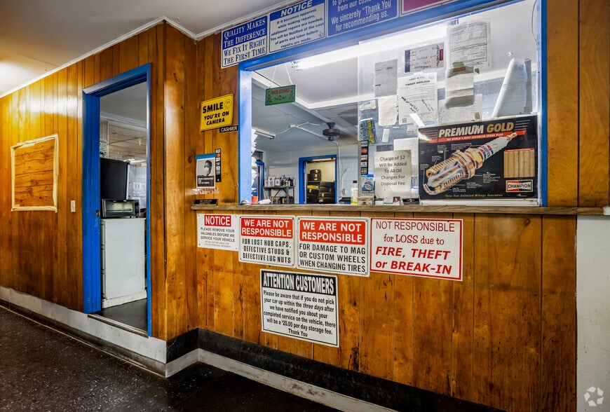 More Photos Of 2201 E Busch Blvd, Tampa Auto Repair For Sale