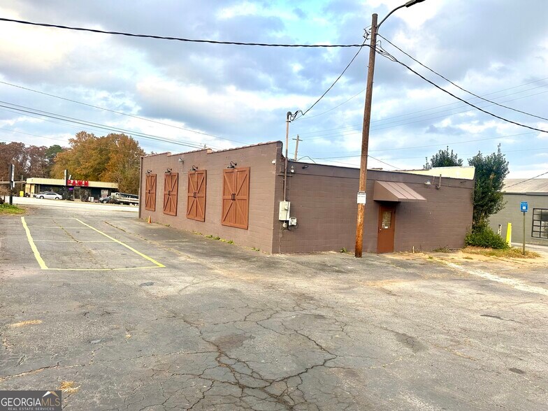 More Photos Of 1300 W Taylor St, Griffin General Retail For Sale