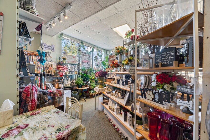 More Photos Of 136 Stelton Rd, Piscataway General Retail For Sale