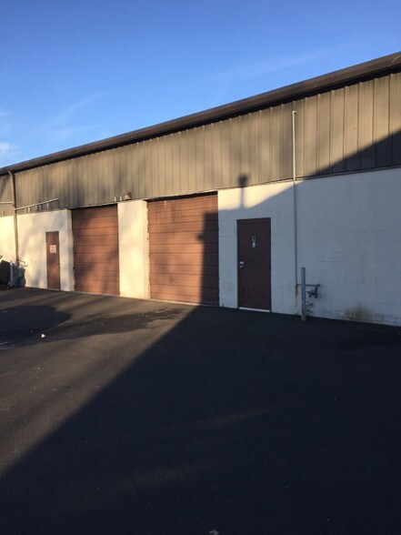 More Photos Of 540 E Main St, Branford Flex For Sale