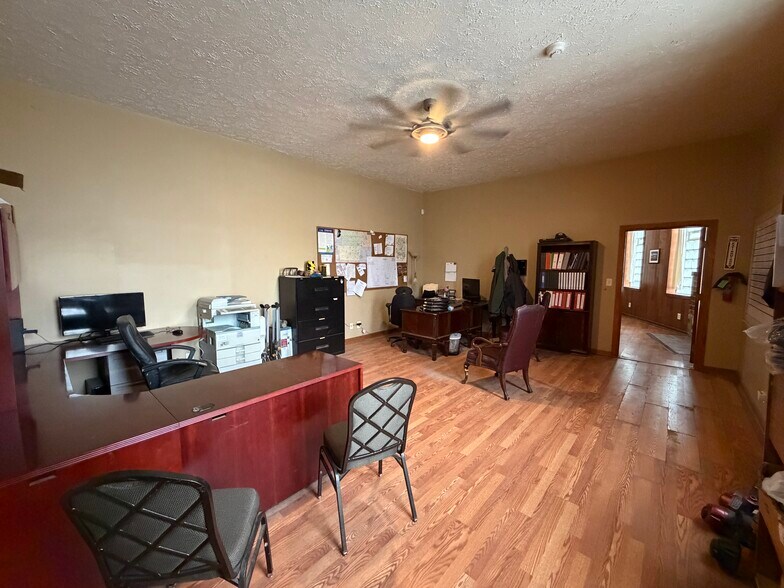 More Photos Of 816 N Milan St, Canal Fulton Warehouse For Sale