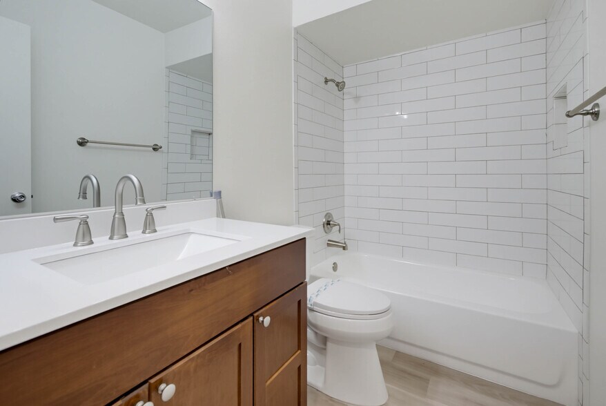 More Photos Of 4649 Voltaire St, San Diego Apartments For Sale