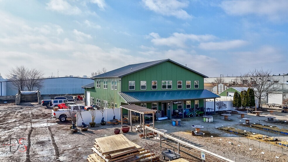 More Photos Of 611 E Dayton Rd, Ottawa Warehouse For Sale