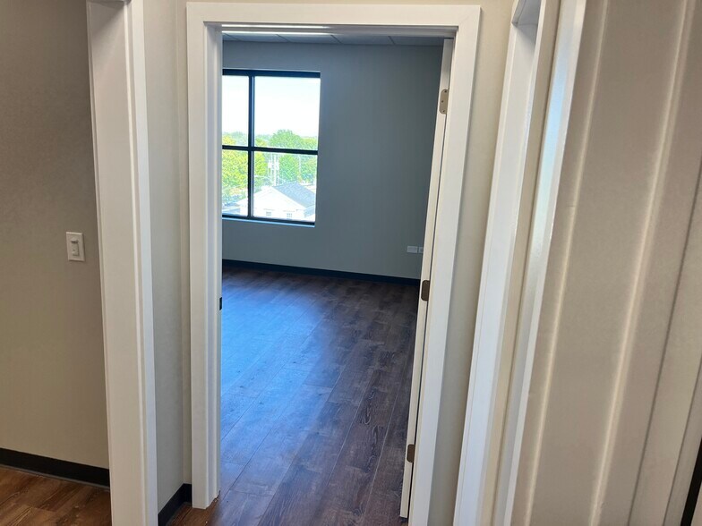 More Photos Of 113 Main St, Oswego Medical For Lease