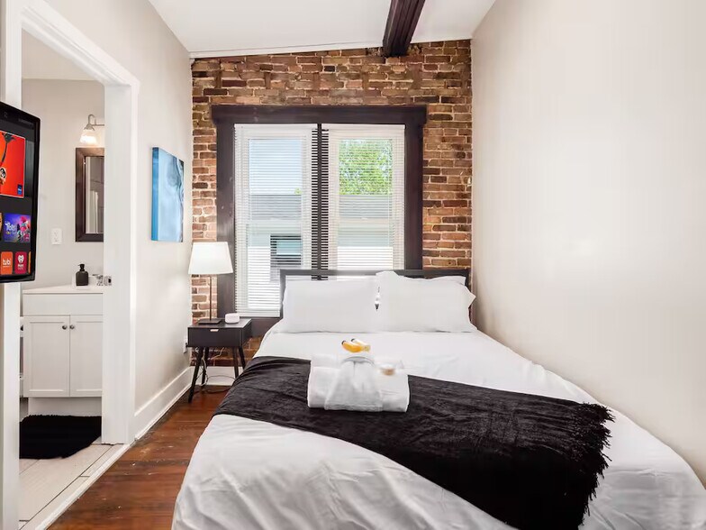 More Photos Of 370-372 Forest St, Columbus Apartments For Sale