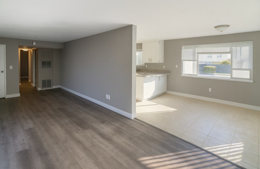 More Photos Of 22 S Lake Dr, Antioch Apartments For Sale