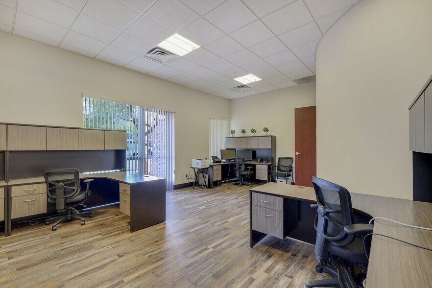 More Photos Of 4974 S Rainbow Blvd, Las Vegas Office For Sale