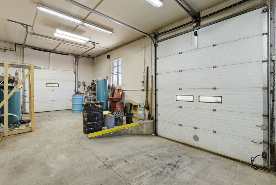More Photos Of 64 Cody St, West Hartford Warehouse For Sale