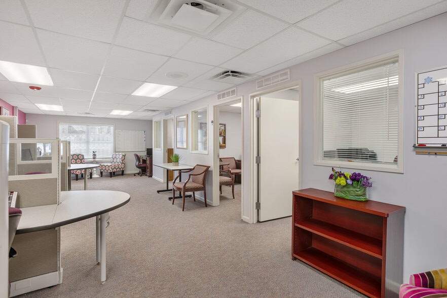 More Photos Of 5758 Cooley Lake Rd, Waterford Daycare Center For Sale