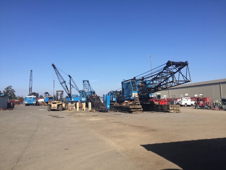 More Photos Of 8375 S Almeria Ave, Fontana Contractor Storage Yard For Lease