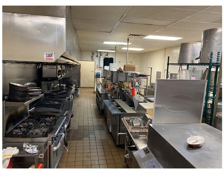 More Photos Of 12030 Wilcrest Dr, Houston Restaurant For Sale
