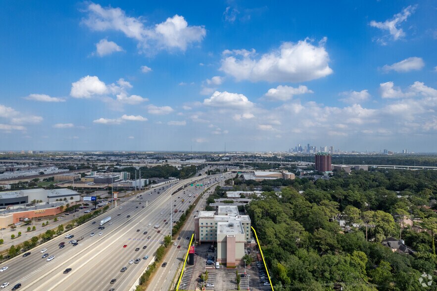More Photos Of 7611 Katy Fwy, Houston Hotel For Sale