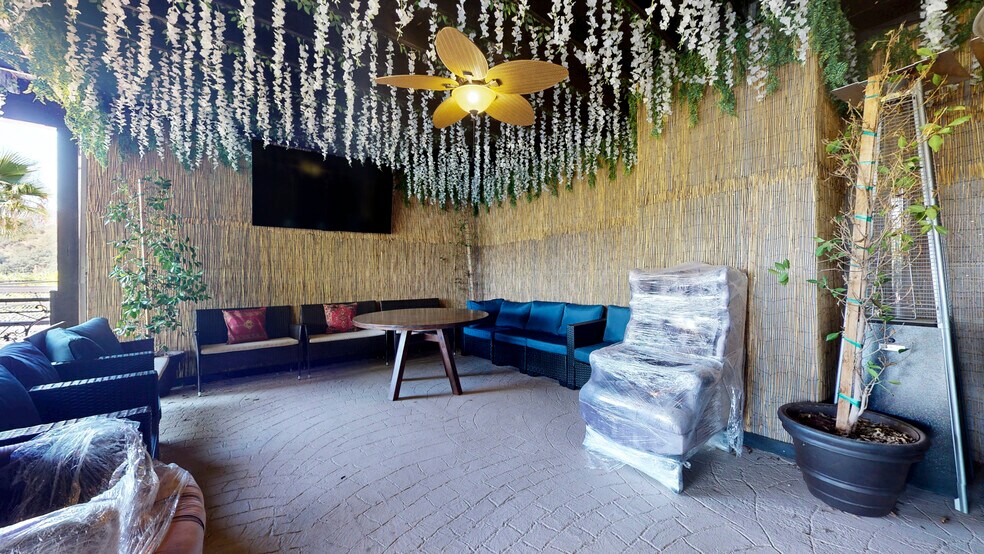 More Photos Of 6500 Foothill Blvd, Tujunga Restaurant For Sale