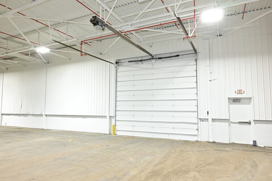 More Photos Of 1555 State Highway 75, Freeport Manufacturing For Lease