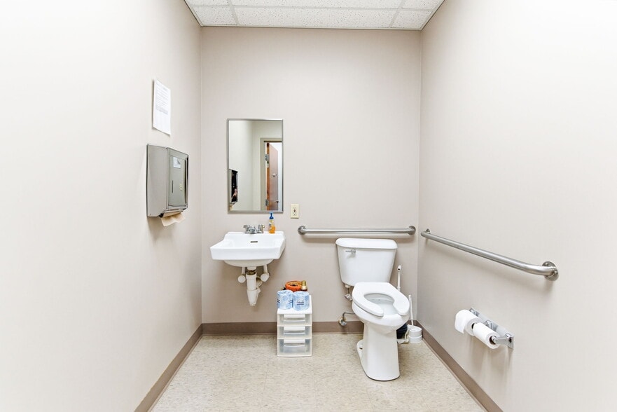 More Photos Of 4430 Crawford Ave, Louisville Medical For Sale