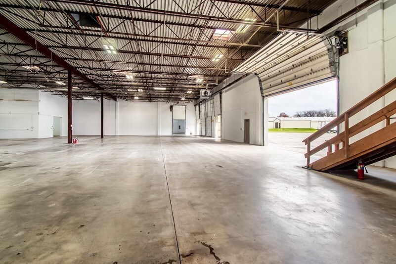 More Photos Of 515 Atlas Ave, Madison Manufacturing For Lease