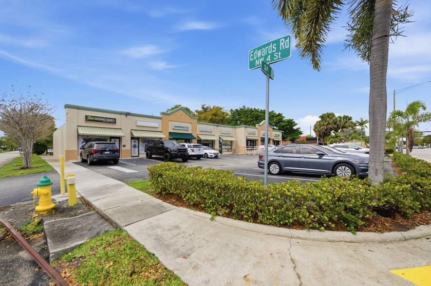 More Photos Of 401-417 N State Road 7, Margate General Retail For Sale