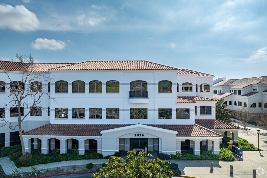 More Photos Of 2829 Townsgate Rd, Westlake Village Coworking Space