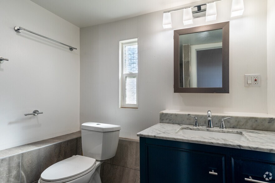 More Photos Of 1200 24th St, Oakland Warehouse For Sale