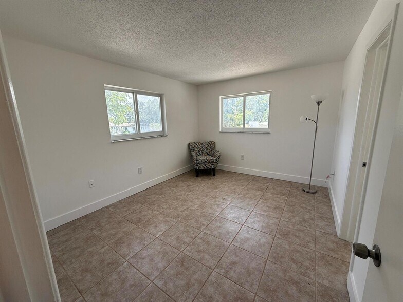 More Photos Of 1859 Lincoln St, Hollywood Apartments For Sale