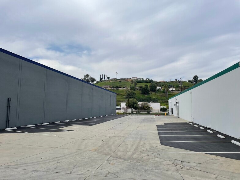 More Photos Of 708-710 Monterey Pass Rd, Monterey Park Manufacturing For Sale