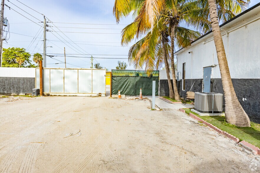 More Photos Of 13045 Cairo Ln, Opa Locka Land For Lease