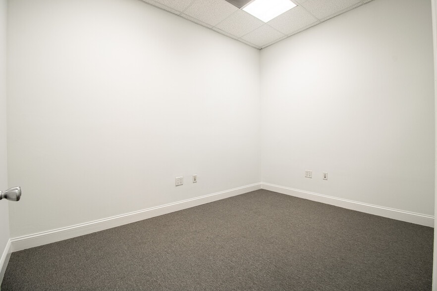 More Photos Of 7301 Wiles Rd, Coral Springs Medical For Sale