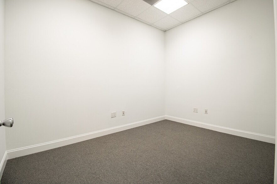 More Photos Of 7301 Wiles Rd, Coral Springs Medical For Sale