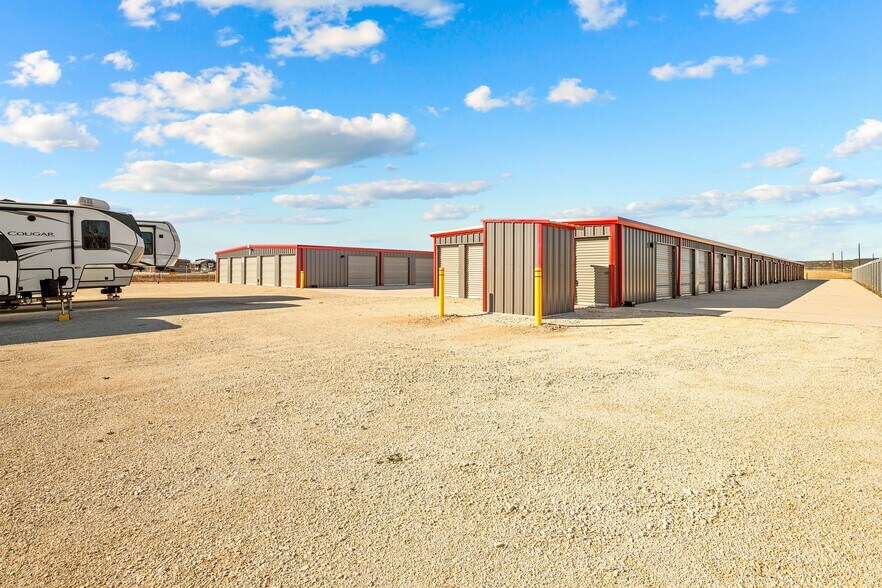 More Photos Of 5194 US-83, Tuscola Self Storage For Sale