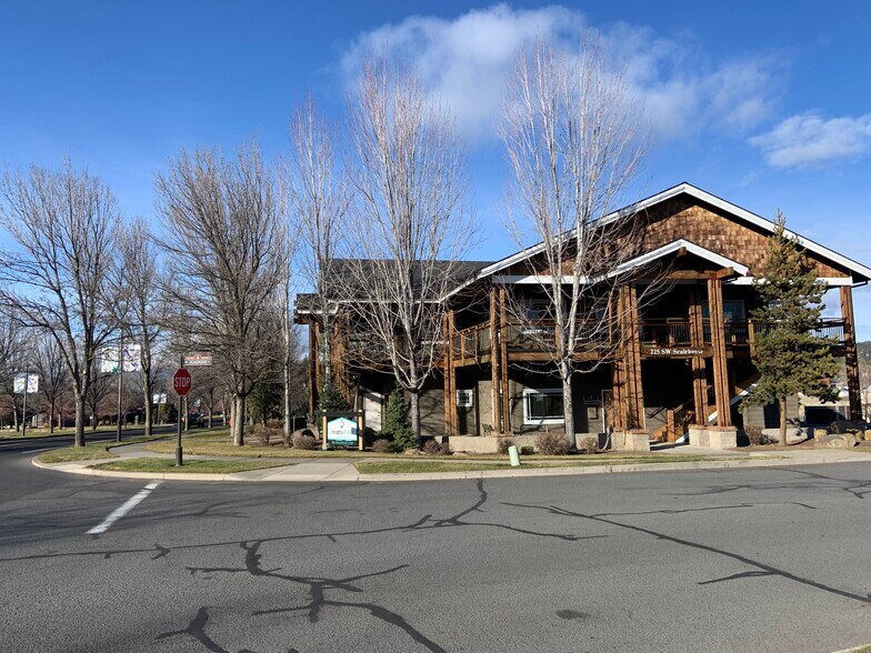 More Photos Of 225 SW Scalehouse Loop, Bend Office For Lease