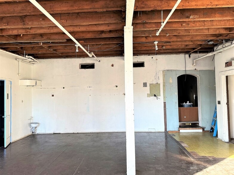 More Photos Of 9-11 Elm Ave, Mount Vernon Service For Sale