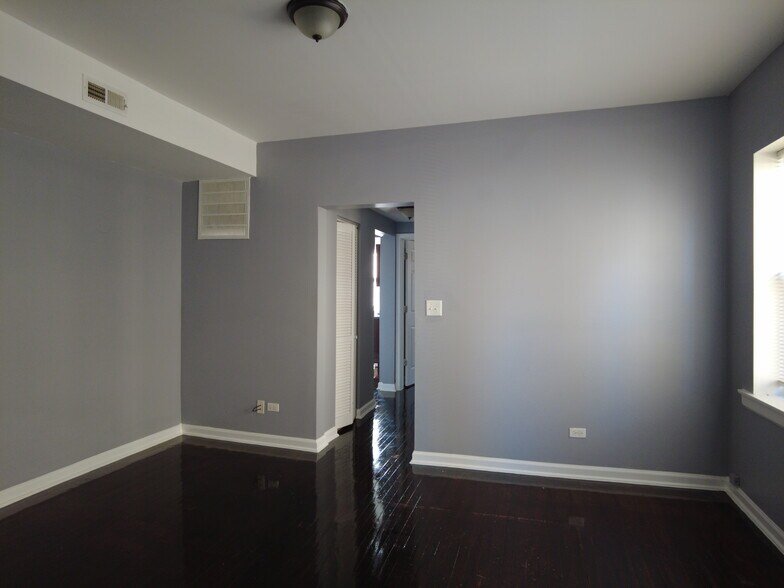 More Photos Of 6400 S Fairfield Ave, Chicago Apartments For Sale