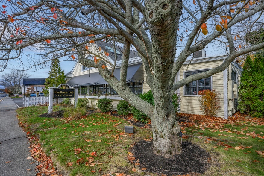 More Photos Of 488 South St, Hyannis Restaurant For Sale