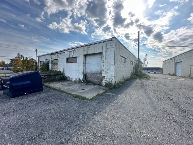 More Photos Of 2250 Military Rd, Tonawanda Warehouse For Sale