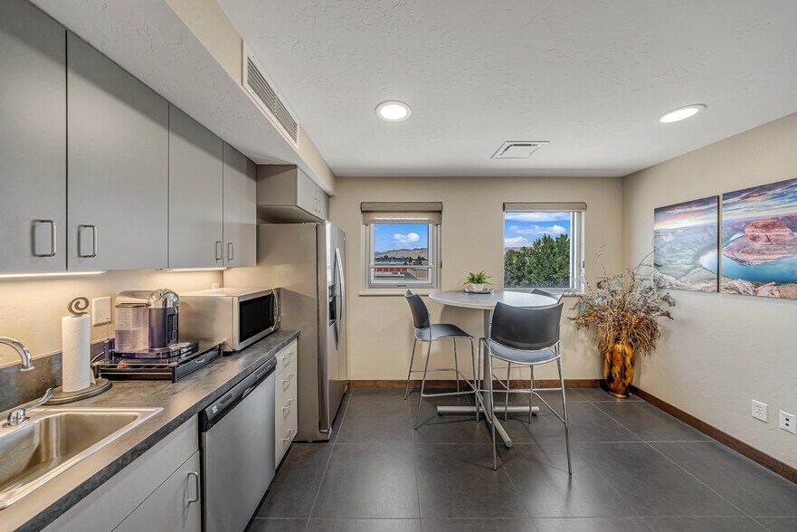 More Photos Of 389 Roberts Ct, Grand Junction Service For Sale