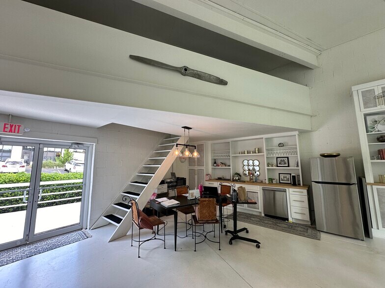 More Photos Of 103 Wade Hampton Blvd, Greenville Freestanding For Lease