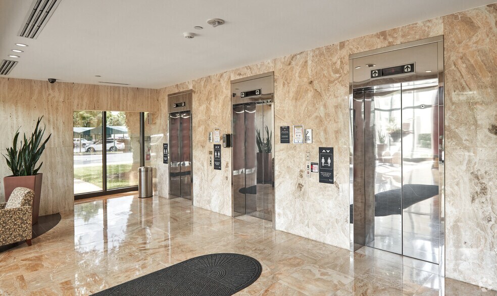 More Photos Of 3300 Pga Blvd, Palm Beach Gardens Office For Lease