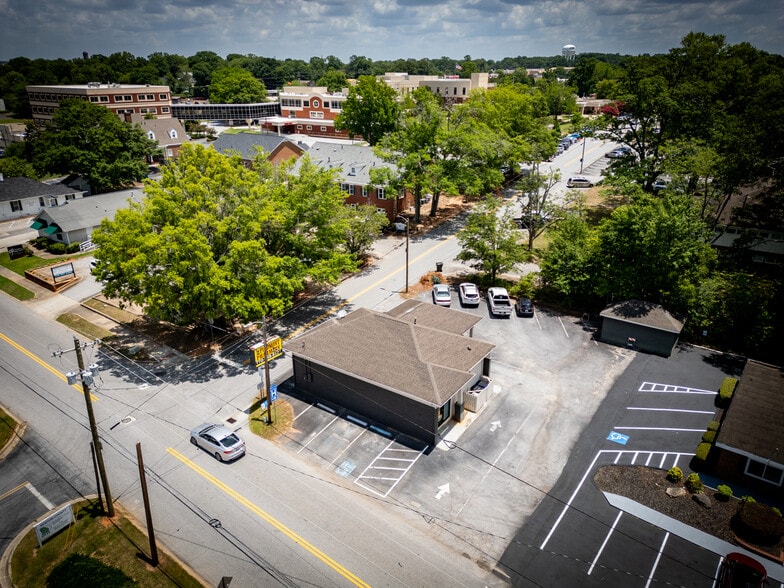 More Photos Of 4104 Tate St, Covington Office For Lease