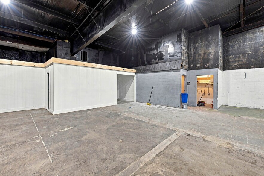 More Photos Of 3811 Darien Hwy, Brunswick Flex For Sale
