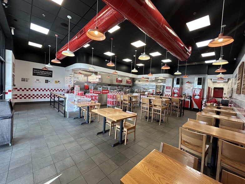 More Photos Of 1050 W Gladstone St, San Dimas Restaurant For Lease