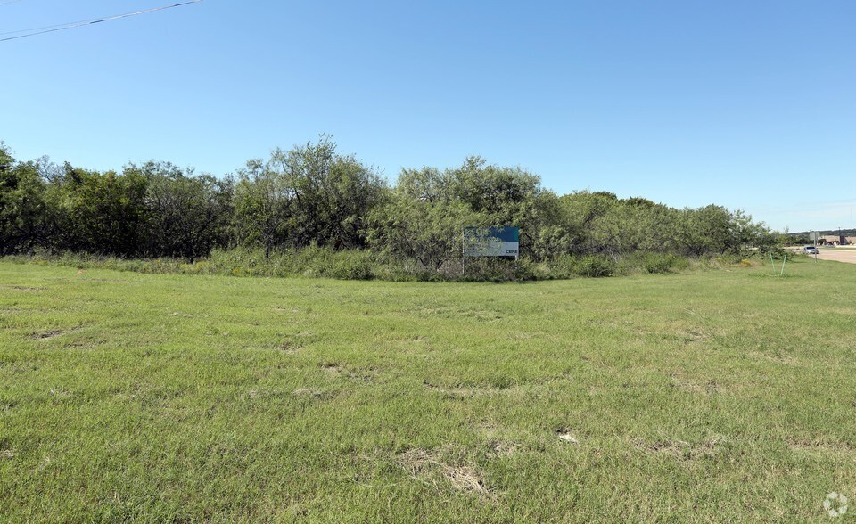 More Photos Of W Pioneer Pky @ W Green Oaks Blvd, Fort Worth Land For Sale