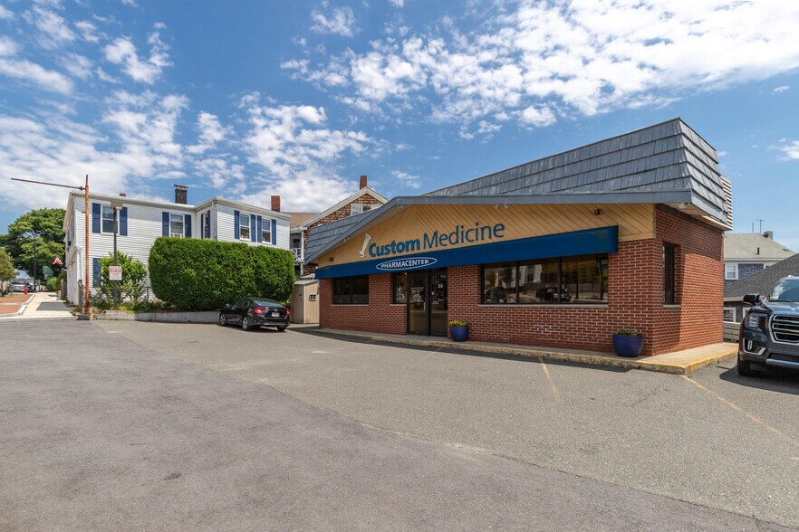 More Photos Of 25 Cabot St, Beverly General Retail For Sale