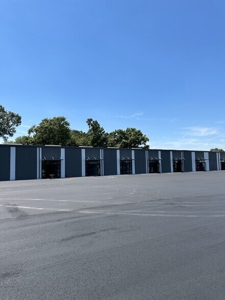 More Photos Of 5660 Rivers Ave, North Charleston Storefront For Lease
