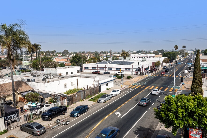 More Photos Of 9809 Main St, Los Angeles Auto Repair For Sale